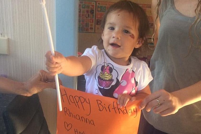 Criança autista ganha festa de aniversário, mas ninguém comparece 