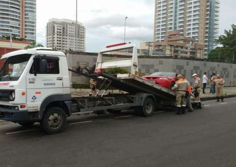 Operação Explosão autua cerca de 30 veículos em Manaus