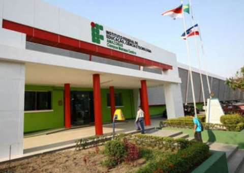 Ifam abre edital com vagas para professores com salários até R$5,6mil