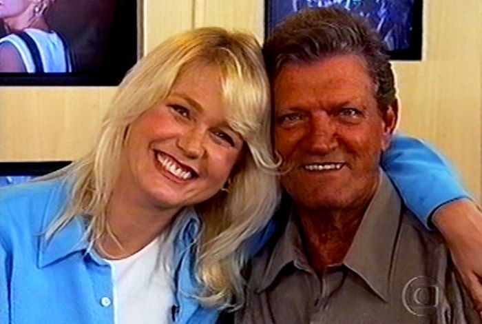 Xuxa Meneghel pede orações para pai que está em estado grave