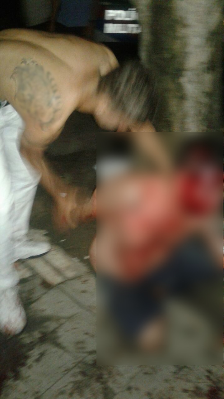 Homem é espancado por populares após roubar celular de estudante em Manaus