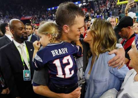 Tom Brady faz jejum sexual antes de jogos e Gisele Bündchen pede para marido se aposentar