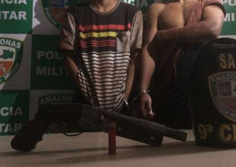 Populares 'espancam' homens acusados de tentativa de assalto em Manaus