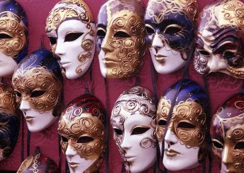 Baile de Máscaras agita o ‘Bar do Elon’ neste sábado