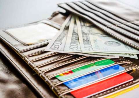 Valor das compras no Amazonas varia até 10% dependendo da forma de pagamento