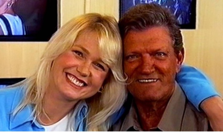 Xuxa diz que só um milagre pode salvar seu pai