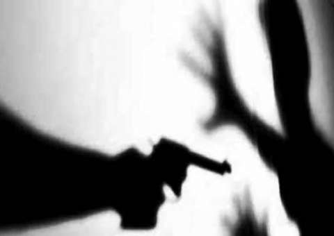 Bandidos fazem família refém e levam 30 mil reais em dinheiro de casa em Manaus