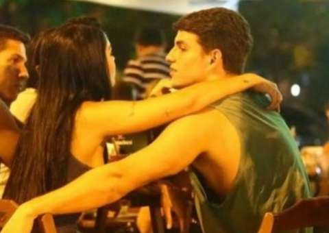 Ex-BBBs Mayara e Antonio se reencontram após eliminação 
