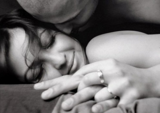 4 Jeitos quentes de ter mais prazer com a penetração por trás