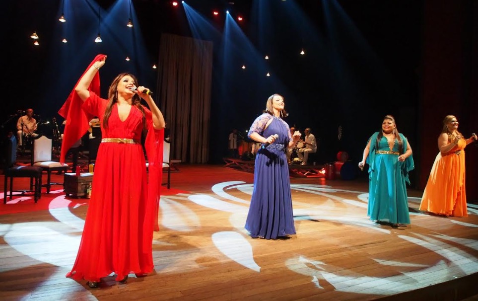 Fim de semana começa com muito samba no Teatro Amazonas