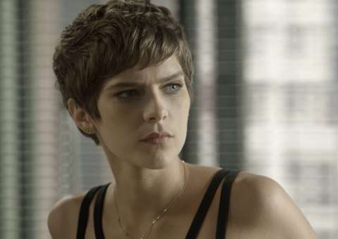 A Lei do Amor: Letícia sai no tapa com Marina ao flagrar traição do marido