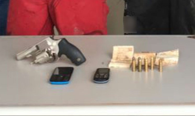 Trio é preso acusado de afundar barco após roubar R$ 1,2 mil no AM