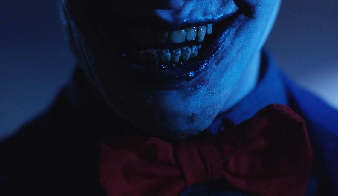 Entidade diabólica ataca jovens através de aplicativo no trailer do terror ‘Bedeviled’