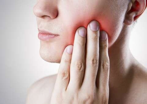 Com propriedades medicinais, folhas e cascas de planta aliviam dor de dente