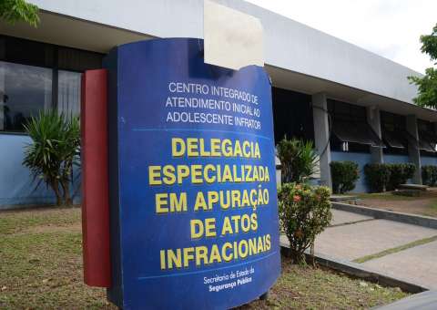 Adolescentes são apreendidos após assalto a coletivo em Manaus