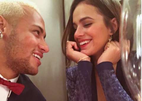 Bruna Marquezine quer fazer test drive com Neymar antes do casamento