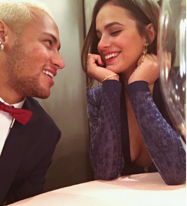 Bruna Marquezine quer fazer test drive com Neymar antes do casamento