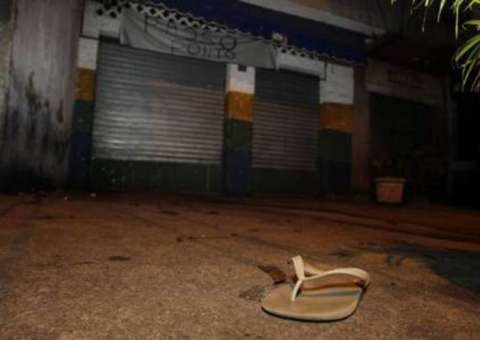 Grupo invade bar atirando 'para todos os lados' e deixa 2 mortos