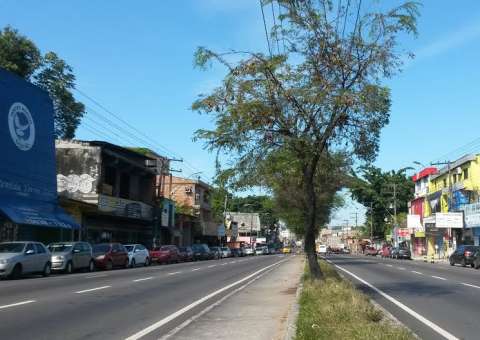 Homem é preso em flagrante após esmurrar esposa no meio da rua