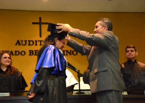 Após 30 anos da conclusão do Ensino Médio, amazonense de 56 anos se forma em universidade