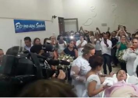 Paciente de UTI se casa em hospital após ter sonho com mensagem reveladora