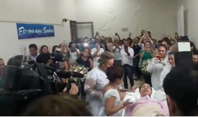 Paciente de UTI se casa em hospital após ter sonho com mensagem reveladora