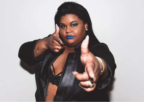 MC Carol entra na onda de ‘Cinquenta Tons Mais Escuros’ e posta foto de fetiche com namorado