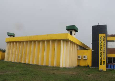 Para 'ajudar' irmão, mulher tenta entrar  em presídio com celular escondido nas partes íntimas