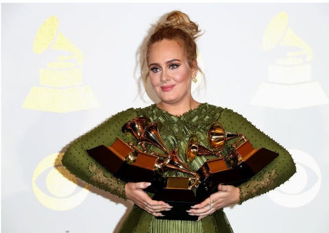 Adele supera Beyoncé e vence Grammy 2017;  Confira lista