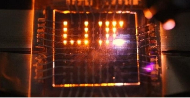 Estamos perto de controlar celular sem toque e carregá-los só com luz solar