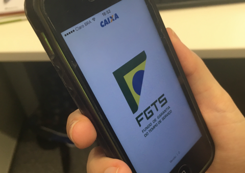 Apps ‘informais’ do FGTS faturam até R$ 70 mil por mês com consultas a contas inativas 