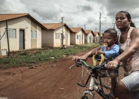 Brasil: Ao menos 2,5 milhões 'novos pobres' até o fim de 2017