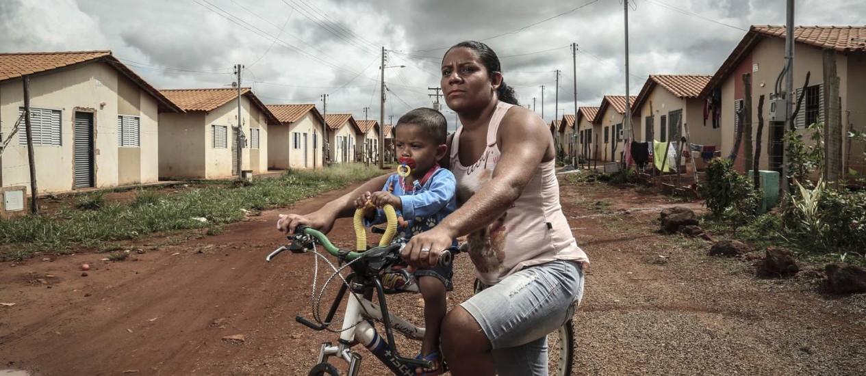 Brasil: Ao menos 2,5 milhões 'novos pobres' até o fim de 2017