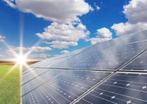 Indústrias internacional de painéis solares quer investir em Manaus