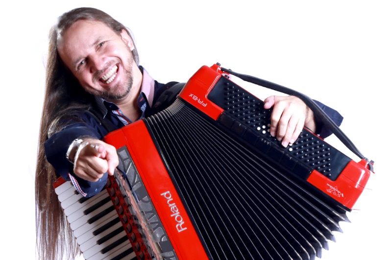 Pé de serra do Moai terá especial Dorgival Dantas nesta terça