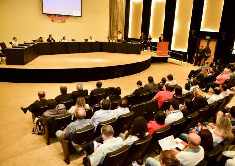 Escola de Contas do TCE-AM debate logística na Amazônia