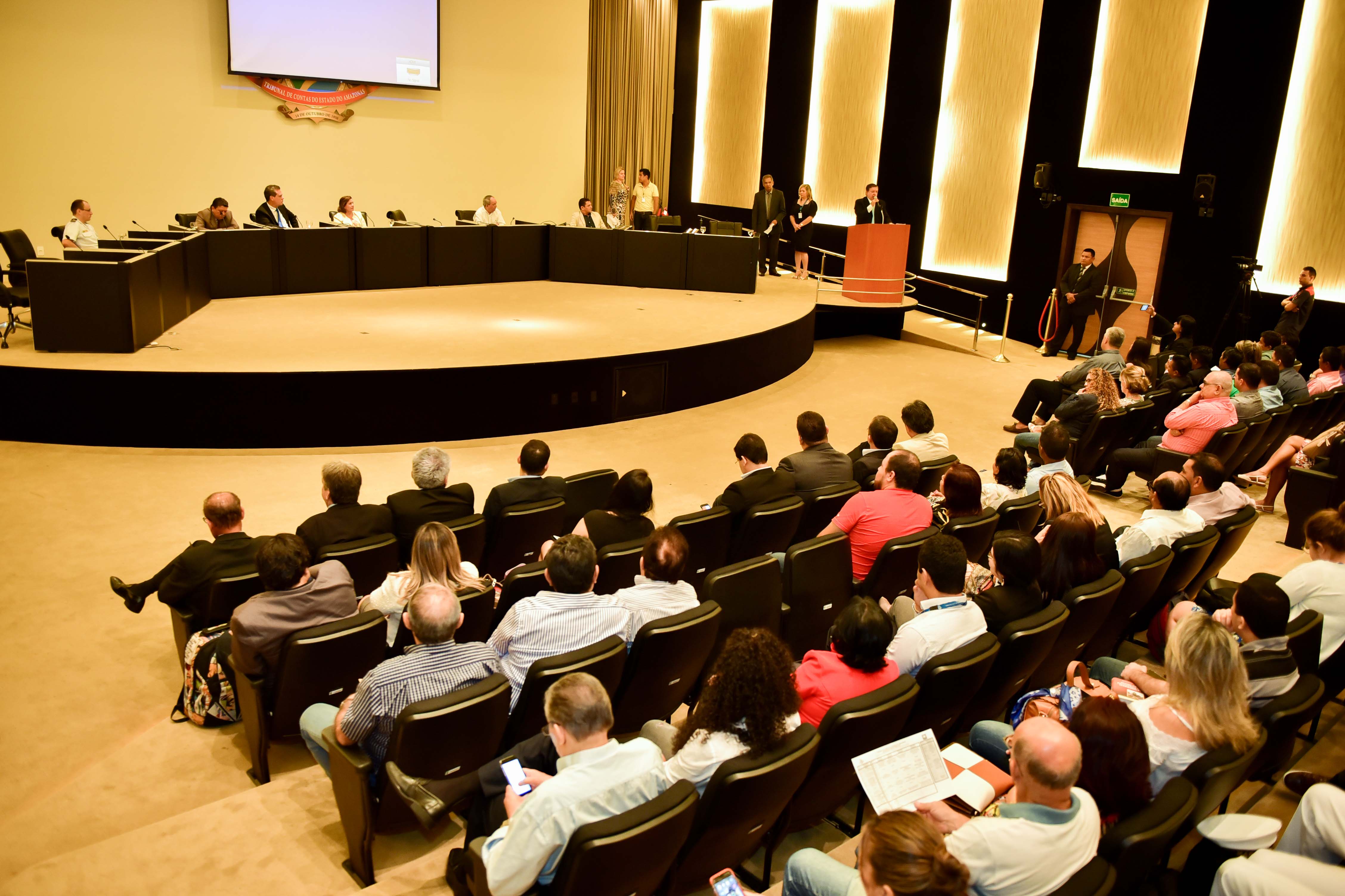 Escola de Contas do TCE-AM debate logística na Amazônia