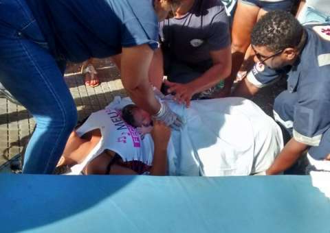 Jovem dá à luz durante banda de carnaval 
