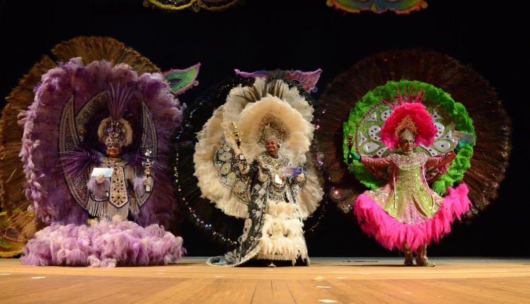 Concurso de Fantasias e Máscaras colore o palco do Teatro Amazonas