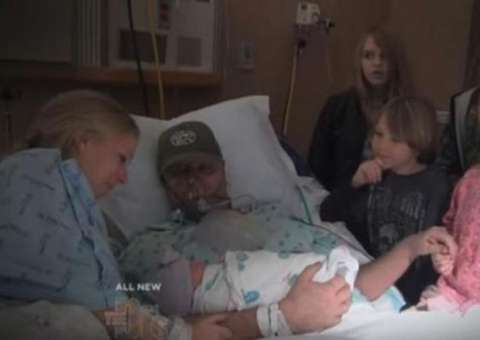 Mãe adianta parto para que marido conheça filha pouco antes de morrer