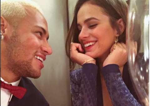 Neymar dá carrão de presente para cupido que o reaproximou de Bruna Marquezine