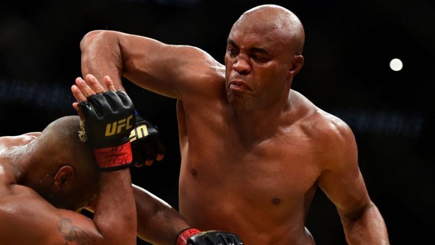 Derek Brunson não aceita derrota e acusa juízes de favorecerem Anderson Silva