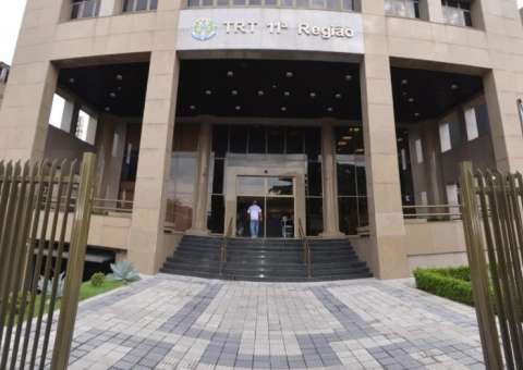 Empresa é condenada a indenizar ex-funcionária por dispensa discriminatória