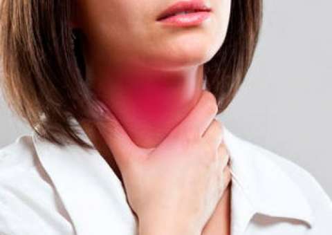 Chá tem indicações medicinais no combate a tosse e rouquidão