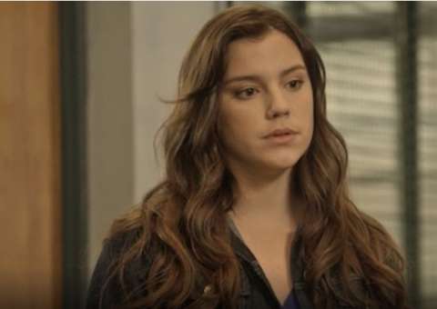 A Lei do Amor: Marina deixa Tiago atordoado ao dar a entender ser Isabela