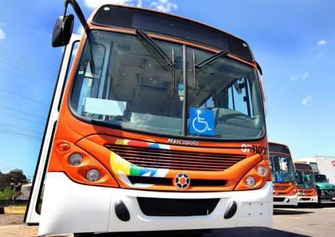 Motoristas e cobradores recebem certificado de curso de atendimento ao usuário