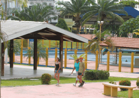 CSU e Conjunto Castelo Branco recebem serviços de jardinagem 