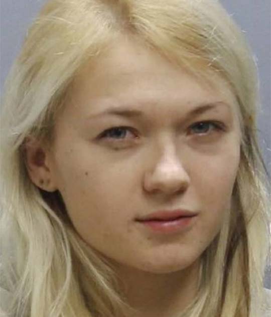  Jovem é condenada após transmitir estupro de amiga adolescente na internet