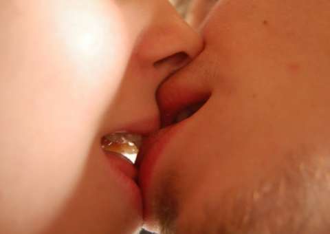 Higiene bucal é essencial para manter a saúde no carnaval, fique alerta