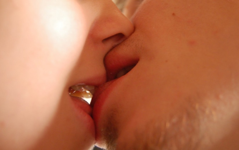 Higiene bucal é essencial para manter a saúde no carnaval, fique alerta